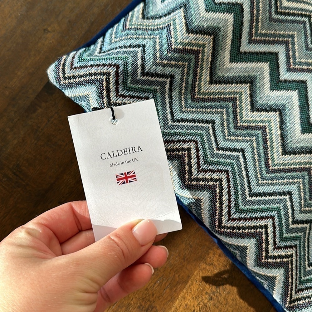 NWT 2 Caldeira Missoni style Chevron Pillow Covers with Royal Blue Solid reverse